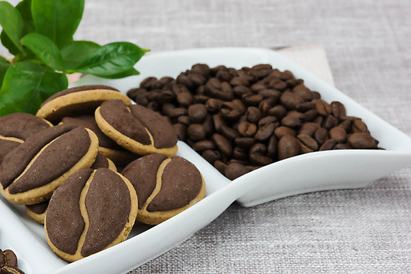 포토 JPG 해외이미지 전통 커피 음식 백그라운드 디저트 사탕 사람없음 갈색 쿠키 케이크 카페 머그컵 대접 달콤 맛 유혹 설탕 굽기 에스프레소 부스러기 카페인 솔깃 안락 해외202004 해외포토 음료 컬러 컨셉 컵 상점 구이 파일형식 이미지허브