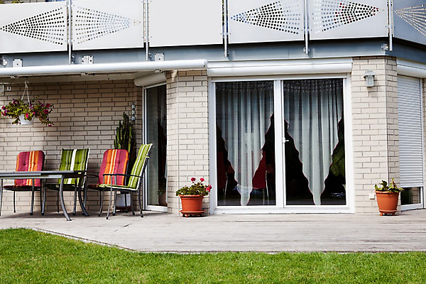 포토 JPG 해외이미지 전통 라이프스타일 디자인 외관 의자 건축양식 가족 탁자 하늘 휴가 벽돌 출입구 새로움 주택 앉기 잔디 사람없음 야외 건물 문 정원 꿈 발코니 재산 클래식 우아함 은퇴 투자 지역 대여 진짜 스타일 해외202004 해외포토 식물 건축물 건축 가구 컨셉 비즈니스 관계 모션 생활 금융 파일형식 이미지허브