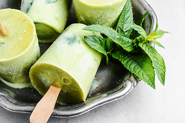 포토 JPG 해외이미지 아이스크림 사람없음 시원함 민트 허브 막대아이스크림 해외202004 해외포토 식물 디저트 파일형식 이미지허브