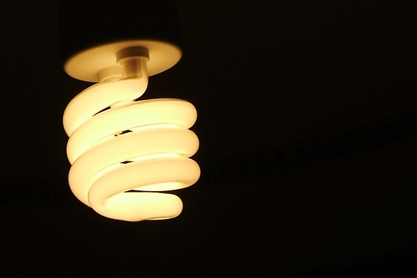 포토 JPG 해외이미지 전구 주택 나선형 사람없음 빛 환경 검은색 힘 에너지 에코 생태계 고립 돌봄 생태학 해외202004 해외포토 교육 컬러 무늬 모션 건물 파일형식 이미지허브