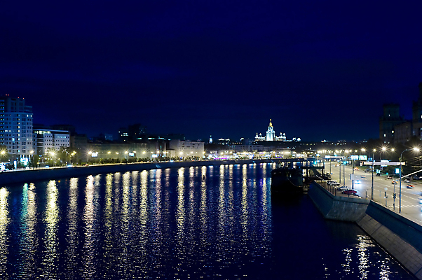 포토 JPG 해외이미지 도로 야경 하늘 사람없음 야외 여름 강 도시 도심 러시아 모스크바 해외202004 해외포토 계절 유럽 길 교통시설 야간 파일형식 풍경_경치 이미지허브