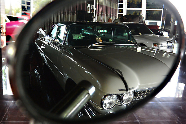 포토 JPG 해외이미지 교통시설 자동차 뿔 사람없음 가로 빛 반사 금속 미국 페인트 거울 수확 골동품 바퀴 뜨거움 재산 클래식 고급 향수 묘사 오픈카 복고 꼬리 과거 지느러미 창살 범퍼 옛날 스타일 방식 해외202004 해외포토 육상교통 교통 컨셉 북아메리카 농업 승용차 재질 금융 화장품 시설 파일형식 이미지허브