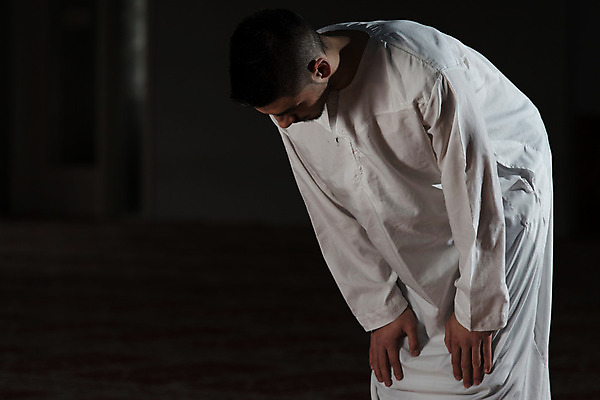 포토 JPG 해외이미지 1 전통 손 응시 옷 남자 감정 종교 문화 백그라운드 청소년 아이디어 한명 사람 믿음 검은색 어둠 흰색 기도 표현 영혼 이슬람교 질문 명상 호기심 모스크 긍정 신성 숭배 신앙심 아랍어 해외202004 해외포토 시선 컬러 컨셉 신체부위 파일형식 이미지허브