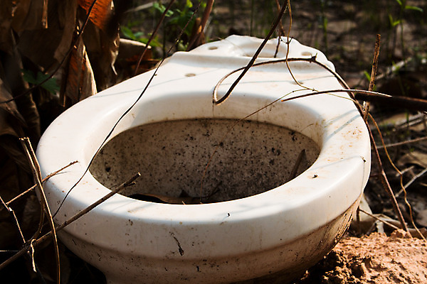 포토 JPG 해외이미지 디자인 종이 의자 건축양식 태국 자연 사람없음 야외 내부 물 문 욕실 수확 골동품 흰색 시골 오픈 도자기 장롱 사발 위생 빨래 타일 화장실 복고 먼지 시스템 변기 일반 원시시대 변기통 옛날 위생관리 판잣집 안락 해외202004 해외포토 자연요소 건축 아시아 컬러 가구 컨셉 가사 농업 주택 관리 사기그릇 역사 생태계 파일형식 이미지허브