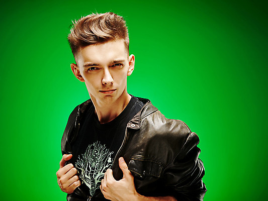 포토 JPG 해외이미지 백인 라이프스타일 남자 행복 감정 얼굴 웃음 사람 성인 두명 10대 가로 머리 표현 긍정 해외202004 해외포토 서양인 컨셉 청소년 표정 생활 신체부위 파일형식 이미지허브