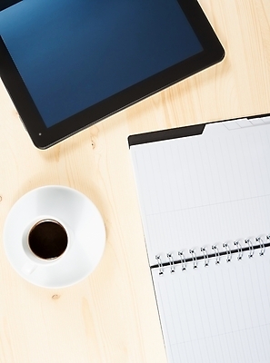 포토 JPG 해외이미지 직업 라이프스타일 남자 커피 컨셉 인터넷 비즈니스 통신 손가락 탁자 모바일 새로움 주택 사람 성인 사람없음 목재 컵 가로 금융 노트북 컴퓨터 태블릿 터치패드 사무실 알약 디지털 모니터 웹 장비 작업 비즈니스맨 무선전화기 전자 마케팅 센서 터치스크린 해외202004 해외포토 나무 식기 손 음료 가구 재료 건물 생활 경제 전자제품 스마트기기 약 직장인 전화기 파일형식 이미지허브