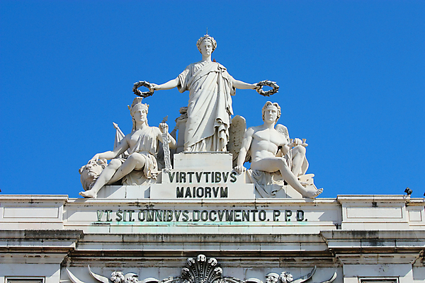 포토 JPG 해외이미지 유럽 여행 건축양식 가이드 휴가 거리 사람없음 건물 태양 조각상 여행객 바위 깃발 포르투갈 아치 상업 정사각형 광장 지역 루트 리스본 해외202004 해외포토 자연요소 도형 직업 건축물 건축 나라 사람 조형물 돌_바위 파일형식 이미지허브