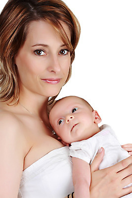 포토 JPG 해외이미지 백인 어린이 가족 포옹 엄마 사랑 사람 두명 부모 육아 흰색 아기 신생아 달콤 돌봄 해외202004 해외포토 서양인 감정 컬러 관계 안기 모션 맛 파일형식 이미지허브