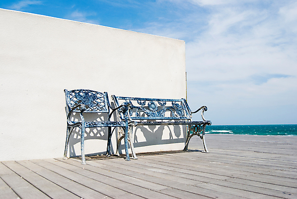 포토 JPG 해외이미지 라이프스타일 디자인 외관 공원 벽 바다 여행 백그라운드 벤치 의자 건축양식 자연 하늘 휴가 휴식 바닥 풍경 사람없음 야외 목재 물 여름 파란색 갈색 평화 우주 침묵 회색 자유 흰색 질감 장면 그런지 옛날 스타일 해외202004 해외포토 자연요소 나무 계절 공공시설 건축 컬러 가구 컨셉 재료 생활 소리 생태계 파일형식 이미지허브