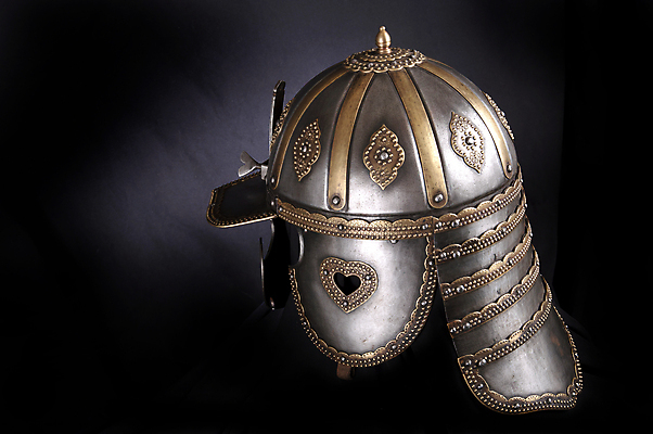 포토 JPG 해외이미지 전통 사람없음 머리 금속 중세 보호 헬멧 철 갑옷 옛날 토너먼트 해외202004 해외포토 컨셉 재질 신체부위 역사 보호장비 파일형식 이미지허브