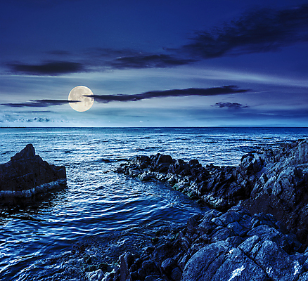 포토 JPG 해외이미지 바다 하늘 풍경 사람없음 야외 파란색 보름달 달 야간 해외202004 해외포토 자연요소 컬러 파일형식 이미지허브