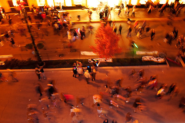 포토 JPG 해외이미지 크리스마스 겨울 휴가 전등 거리 사람없음 쇼핑 콘서트 군중 광장 지역 일반 해외202004 해외포토 계절 기념일 조명 사람 공연 파일형식 이미지허브