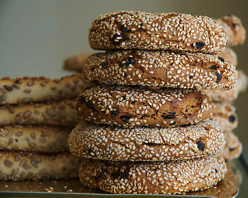 포토 JPG 해외이미지 전통 음식 건조 건강 씨앗 사람없음 갈색 저녁식사 빵집 시골 신선 원형 맛 아침식사 바게트 낟알 시리얼 밀 굽기 먹기 배고픔 그리스 묘사 질감 롤 밀가루 토스트 깨 베이글 그리스인 점심식사 번 수유 오리지널 이스트 제빵사 핸드메이드 해외202004 해외포토 도형 서양인 식물 직업 유럽 빵 컬러 컨셉 식재료 모션 곡류 상점 식사 조미료 가루 구이 파일형식 이미지허브