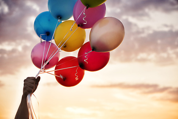 포토 JPG 해외이미지 라이프스타일 손 행복 어린이 모래 바다 여행 백그라운드 컨셉 하늘 휴가 사랑 사람없음 야외 물 여름 파란색 컬러풀 파티 일출 일몰 자유 신혼여행 수확 하트 축하 잡기 신용카드 생일 큼 풍선 헬륨 많음 해외202004 해외포토 자연요소 모양 계절 기념일 감정 컬러 결혼 농업 모션 사람 이벤트 생활 신체부위 금융 노을 원소 크기 파일형식 이미지허브