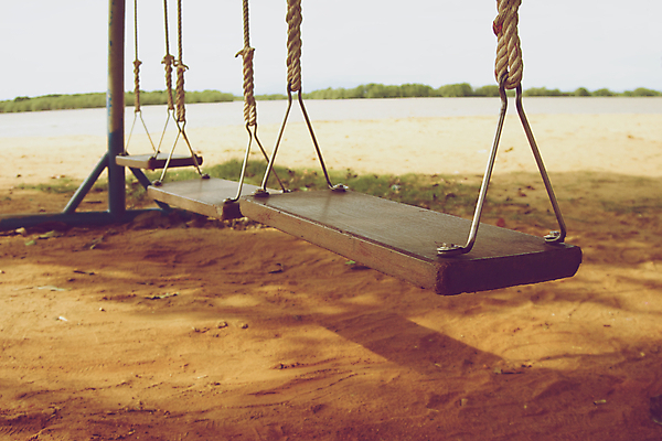 포토 JPG 해외이미지 의자 휴식 사람없음 목재 평화 정원 수확 놀이터 그네 해외202004 해외포토 나무 가구 컨셉 농업 재료 놀이 파일형식 이미지허브