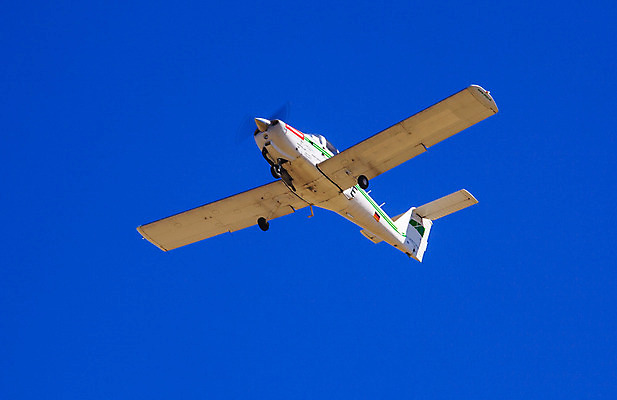 포토 JPG 해외이미지 하늘 비행기 사람없음 위험 항공 흥분 해외202004 해외포토 감정 컨셉 항공교통 대중교통 파일형식 이미지허브