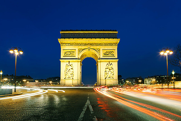 포토 JPG 해외이미지 건축물 도로 가로등 건축양식 풍경 사람없음 야외 빛 프랑스 도시 야간 에투알개선문 해외202004 해외포토 자연요소 공공시설 건축 유럽 길 교통시설 개선문 파리_프랑스 파일형식 이미지허브