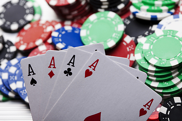 포토 JPG 해외이미지 실내 사람없음 트럼프 포커칩 도박 카지노 겜블 해외202004 해외포토 내부 놀이용품 포커 파일형식 이미지허브