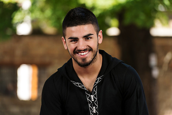 포토 JPG 해외이미지 1 전통 손 응시 옷 남자 감정 종교 문화 청소년 수염 아이디어 한명 사람 야외 믿음 검은색 기도 표현 영혼 이슬람교 명상 호기심 모스크 긍정 신성 아랍에미리트 숭배 신앙심 아랍어 해외202004 해외포토 시선 컬러 컨셉 중동 신체부위 파일형식 이미지허브