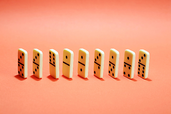 포토 JPG 해외이미지 서기 사람없음 일렬 도미노 해외202004 해외포토 모션 파일형식 이미지허브