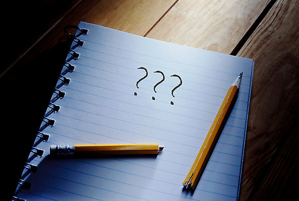 포토 JPG 해외이미지 종이 컨셉 표시 아이디어 창조 이야기 사람없음 책 스터디 연필 쪽지 블록 시험 기록 기자 좌절 질문 작가 흔적 패드 깨짐 해외202004 해외포토 직업 교육 감정 학용품 학습 필기구 파일형식 이미지허브