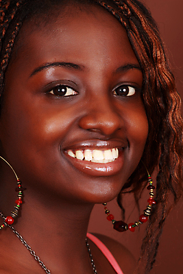 포토 JPG 해외이미지 얼굴 한명 갈색 검은색 해외202004 해외포토 1 컬러 사람 신체부위 파일형식 이미지허브