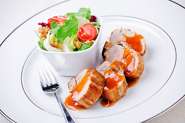 포토 JPG 해외이미지 음식 오렌지 방울토마토 육류 돼지고기 사람없음 빨간색 초록색 컬러풀 갈색 노란색 검은색 식사 샐러드 소고기 견과류 흰색 닫기 상추 바비큐 점심식사 해외202004 해외포토 컬러 토마토 채소 과일 식재료 모션 파일형식 이미지허브