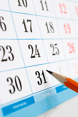 포토 JPG 해외이미지 종이 컨셉 표시 성공 휴가 설계 프레임 사람없음 빨간색 숫자 연필 달력 시간 날짜 선택 준비 약속 정사각형 페이지 오늘 조언 프로젝트 해외202004 해외포토 도형 문자 컬러 학용품 필기구 파일형식 이미지허브