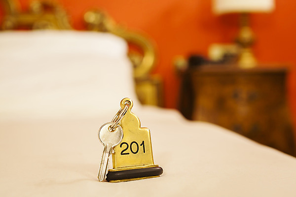 포토 JPG 해외이미지 길 백그라운드 호텔 성공 열쇠 그림자 안전 사람 사람없음 꼬리표 라벨 우주 금속 공백 침실 방 흰색 침대 반지 오픈 황금 보호 자르기 오브젝트 사인 잠금 보안 거짓말 놋쇠 철강 해외202004 해외포토 컬러 가구 컨셉 장신구 모션 재질 숙소 프레임 파일형식 이미지허브