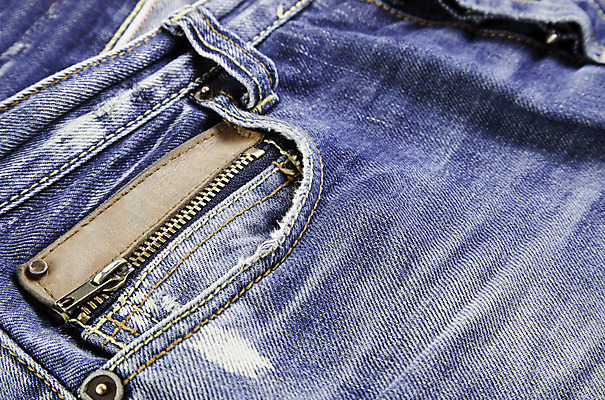 포토 JPG 해외이미지 모델 전통 옷 바지 사람없음 파란색 유행 잠김 청바지 직물 도시 면 거친 조직 실 빨래 주머니 바느질 묘사 질감 잠금 땀 캔버스 해군 지퍼 갑옷 서쪽 스타일 해외202004 해외포토 컬러 가사 하의 군대 보호장비 방향 보안 파일형식 이미지허브