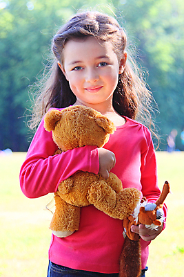 포토 JPG 해외이미지 공원 행복 어린이 자연 놀이 한명 여름 기쁨 게임 뜨거움 작음 해외202004 해외포토 1 계절 공공시설 감정 사람 크기 생태계 파일형식 이미지허브