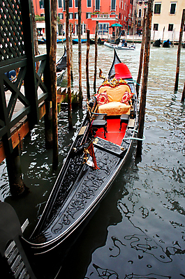 포토 JPG 해외이미지 문화 여행 사람없음 건물 이탈리아 보트 곤돌라 속도 운하 베네치아 해외202004 해외포토 건축물 유럽 배_교통 파일형식 이미지허브