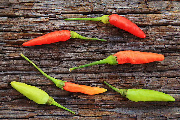 포토 JPG 해외이미지 식물 음식 채소 태국 자연 고추 파프리카 요리 사람없음 목재 빨간색 뜨거움 허브 향신료 유기농 후추 숙성 옛날 채식주의자 해외202004 해외포토 나무 웰빙 아시아 컬러 재료 생태계 채식 향미료 파일형식 이미지허브