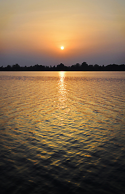 포토 JPG 해외이미지 구름 실루엣 호수 스포츠 바다 섬 여행 백그라운드 오렌지 자연 하늘 낚시 날씨 풍경 취미 사람없음 야외 여름 빛 햇빛 태양 반사 노란색 일출 침묵 일몰 새벽 가을 물방울 황금 야간 저녁 함선 망사 스카이라인 내추럴 해외202004 해외포토 자연요소 계절 컬러 배_교통 과일 레저 촬영기법 노을 소리 직물 생태계 파일형식 이미지허브