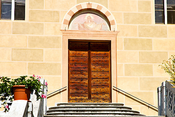 포토 JPG 해외이미지 유럽 기독교 종교 문화 벽 조각 여행 십자가 건축양식 벽돌 자물쇠 그림자 사람없음 목재 교회 문 탑 금속 이탈리아 궁전 바위 기둥 도시 그리기 역사 보행로 철 부식 대리석 모자이크 단계 천연기념물 놋쇠 밀라노 옛날 절개 철강 화창 해외202004 해외포토 나무 건축물 건축 나라 길 고건축 재료 종교건축 모션 재질 날씨 건물 돌_바위 파일형식 이미지허브