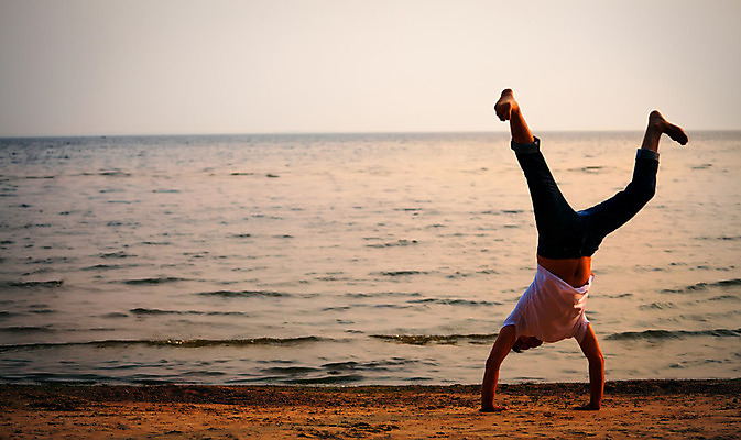 포토 JPG 해외이미지 주간 전신 남자 힙합 한명 성인 해변 야외 여름 댄서 물구나무 비보이 성인남자한명만 해외202004 해외포토 자연요소 직업 1 계절 음악 바다 모션 사람 춤 남자한명만 성인남자만 파일형식 이미지허브