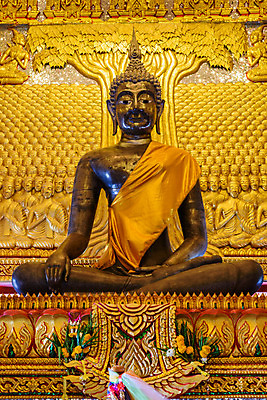포토 JPG 해외이미지 아시아 종교 문화 여행 백그라운드 불교 건축양식 태국 휴가 동양인 사람없음 내부 조각상 평화 사찰 황금 승려 통조림 해외202004 해외포토 건축 나라 컨셉 종교건축 인종 조형물 성직자 파일형식 이미지허브