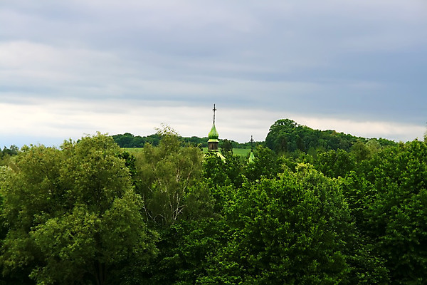포토 JPG 해외이미지 나무 구름 계절 기독교 종교 십자가 잎 밭 건축양식 자연 하늘 부활절 주택 풍경 사람없음 건물 목재 초록색 여름 파란색 성당 교회 평화 탑 성경 종 흰색 기도 시골 죽음 예수 묘사 장면 애도 설교 신앙심 수평선 해외202004 해외포토 자연요소 식물 건축물 기념일 건축 컬러 컨셉 농업 재료 종교용품 종교건축 신_종교 생태계 파일형식 이미지허브