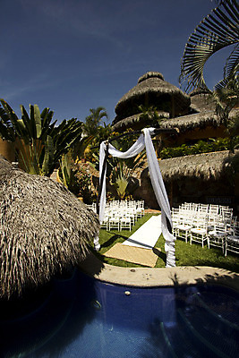 포토 JPG 해외이미지 기념일 꽃 기독교 모래 바다 결혼 의자 휴가 사랑 이벤트 사람없음 야외 장식 가로 물 여름 파란색 야자수 햇빛 갈색 파티 카펫 흰색 축하 직물 뜨거움 고급 우아함 배열 서비스 준비 방문 약혼 예복 설정 열대기후 해외202004 해외포토 자연요소 나무 식물 옷 계절 감정 종교 컬러 가구 컨셉 태양 약속 파일형식 이미지허브