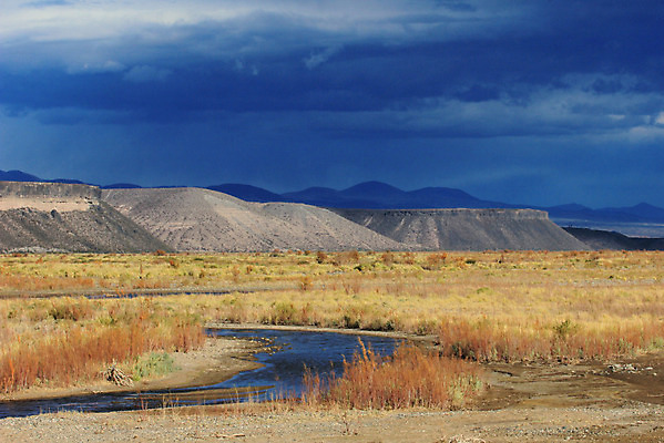포토 JPG 해외이미지 지구 여행 자연 하늘 불 산 안테나 풍경 사람없음 야외 물 여름 파란색 강 미국 시골 기둥 도시 땅 관목 언덕 포트 대서양 남쪽 석호 아르헨티나 해외202004 해외포토 자연요소 나무 계절 건축 바다 컬러 북아메리카 통신 남아메리카 방향 생태계 파일형식 이미지허브