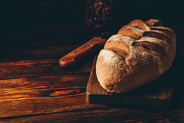 포토 JPG 해외이미지 실내 사람없음 어둠 호밀빵 나무도마 나무배경 해외202004 해외포토 빵 백그라운드 도마 내부 목재 파일형식 이미지허브