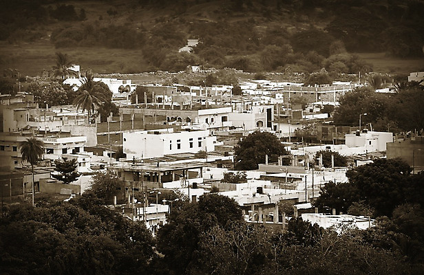 포토 JPG 해외이미지 자연 주택 사람없음 마을 검은색 흰색 역사 작음 언덕 타운 옛날 콘크리트 많음 해외202004 해외포토 컬러 컨셉 건물 도시 크기 생태계 파일형식 이미지허브
