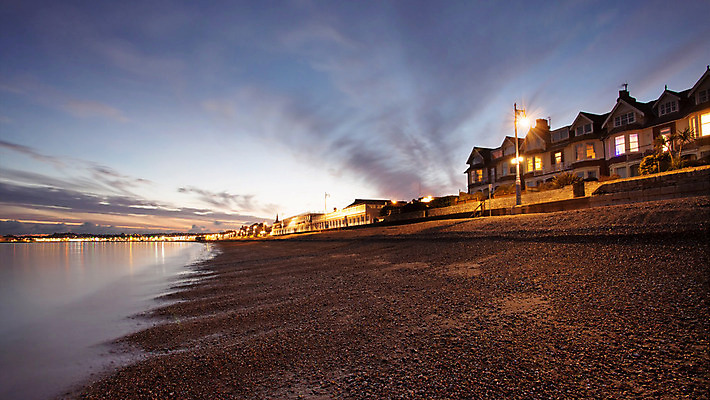 포토 JPG 해외이미지 구름 영어 유럽 모래 바다 건축양식 아침 휴가 주택 풍경 해변 사람없음 물 햇빛 태양 반사 일출 일몰 산책로 야간 빅토리아 잔물결 해외202004 해외포토 주간 자연요소 문자 건축 나라 길 물결 건물 노을 파일형식 이미지허브