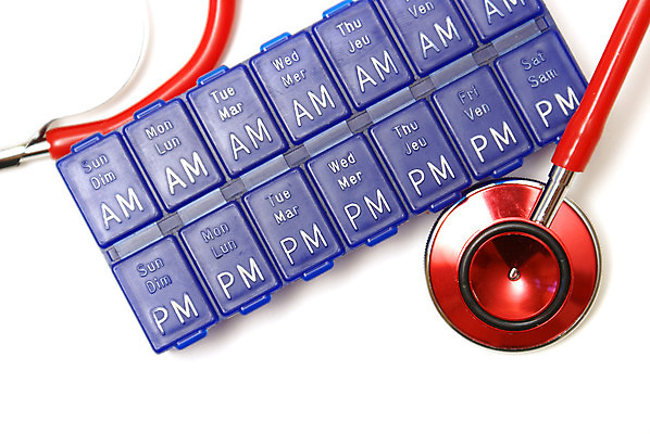 포토 JPG 해외이미지 청진기 건강 사람없음 치료 빨간색 파란색 세트 상자 알약 약 진료 의사 흰색 하트 시간 도움 보호 질병 야간 컨테이너 약국 오브젝트 객실 수납 분열 조립 돌봄 마약 심장병 조언 헬프 해외202004 해외포토 자연요소 모양 산업 컬러 컨셉 의학 의료기기 모션 의료진 파일형식 이미지허브