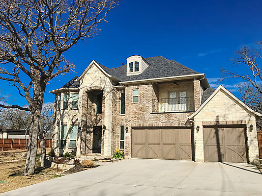 포토 JPG 해외이미지 구름 외관 2 겨울 교실 가족 하늘 벽돌 새로움 주택 이야기 풍경 잔디 사람없음 건물 초록색 파란색 문 정원 미국 차도 바위 재산 고급 중앙 싱글 이웃 대출 개발 교외 진짜 차고 텍사스 해외202004 해외포토 자연요소 식물 건축물 계절 교육 도로 컬러 컨셉 북아메리카 학교 관계 금융 돌_바위 파일형식 이미지허브