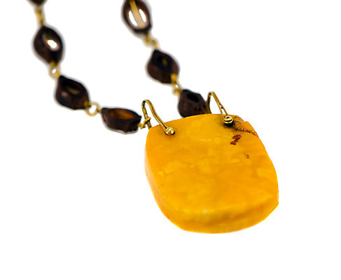 포토 JPG 해외이미지 옷 백그라운드 오렌지 목걸이 팔찌 선물 사람없음 장식 빛 갈색 노란색 유행 수확 골동품 흰색 황금 실 고급 우아함 은색 큼 보석 구슬 오브젝트 보물 고립 옛날 팬던트 스타일 해외202004 해외포토 컬러 컨셉 농업 과일 장신구 크기 광석 파일형식 이미지허브