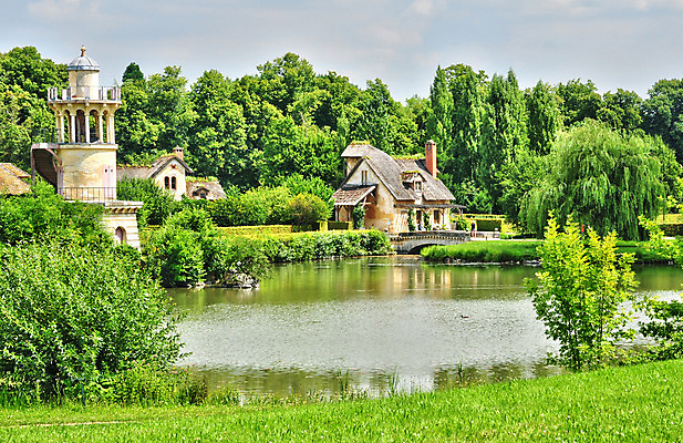 포토 JPG 해외이미지 외관 공원 유럽 사람없음 야외 관광지 탑 정원 궁전 프랑스 역사 베르사유 해외202004 해외포토 건축물 공공시설 나라 여행 고건축 파리_프랑스 파일형식 이미지허브