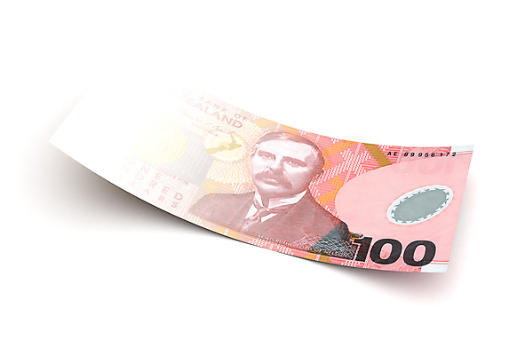 포토 JPG 해외이미지 1 종이 컨셉 지폐 돈 비즈니스 사람없음 금융 경제 달러 흰색 하락 싱글 뉴질랜드 계산서 삭제 나쁜 고립 적자 해외202004 해외포토 컬러 재산 오세아니아 파일형식 이미지허브