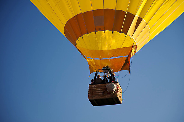 포토 JPG 해외이미지 주간 하늘 사람 풍경 여러명 야외 열기구 비행 승차 해외202004 해외포토 자연요소 다수 항공교통 모션 파일형식 이미지허브