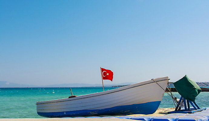 포토 JPG 해외이미지 밧줄 파도 바다 하늘 낚시 바람 사람없음 파란색 덮개 흰색 깃발 보트 기다림 가장자리 보호 연결 철 사냥 낚시꾼 봉 사냥꾼 엔진 닻 해외202004 해외포토 자연요소 직업 줄 컬러 컨셉 배_교통 모션 레저 날씨 뚜껑 둘레 파일형식 이미지허브